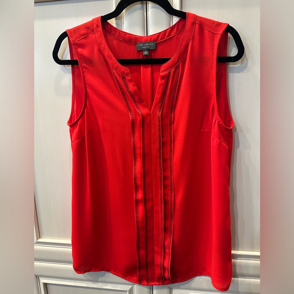 NWOT - THE LIMITED Sleeveless Crepe Blouse, medium